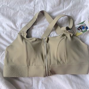 Halara Adjustable Strap Medium Support Bra